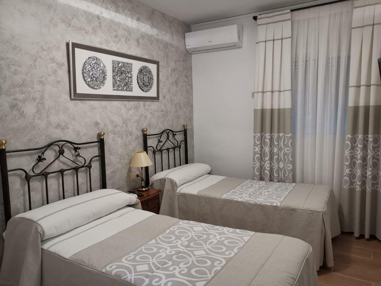 Hostal El Sevillano Rus Exteriér fotografie