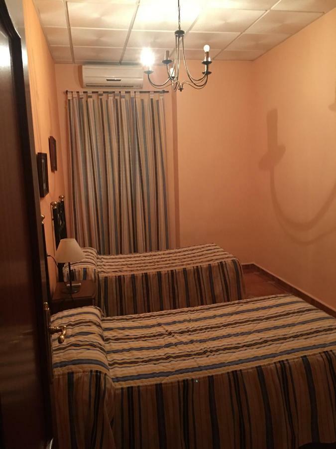 Hostal El Sevillano Rus Exteriér fotografie